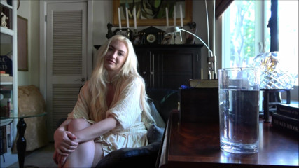Alex Adams: Grosse belle-mère, sex-ed - Kate Dee - Momcomesfirst - Alex Adams