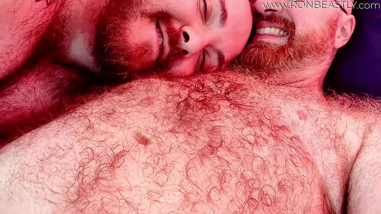 RonBeastlyFTM: Ursuleț trans are pizda întinsă de un pui sexy