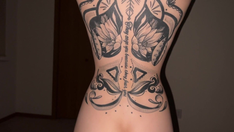 Jay Bond: 継姉はポルノスターのように下手でセックスする