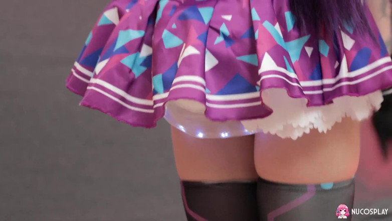 Nu Cosplay: Ketty Small başka bir oyun oynamak isteyen bir oyuncu kızı