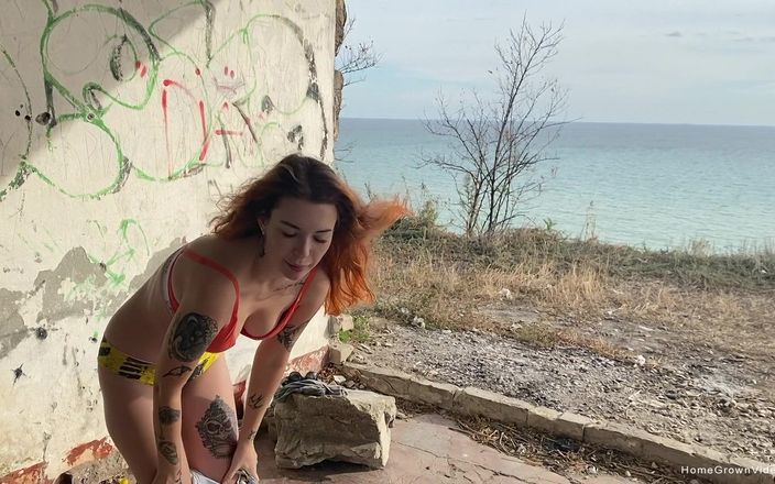 Homegrown Outdoor Sex: Kate dicrot sperma di luar ruangan di pinggir pantai
