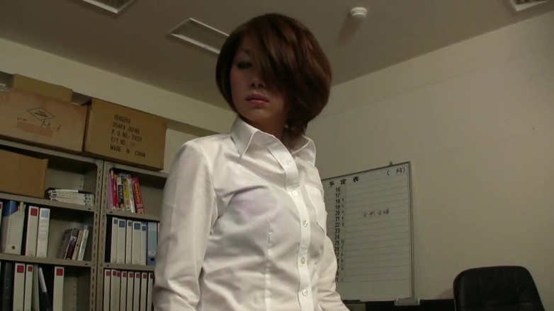 Our Offices in Japan: Japansk kontorsslampa firar med sin kollega