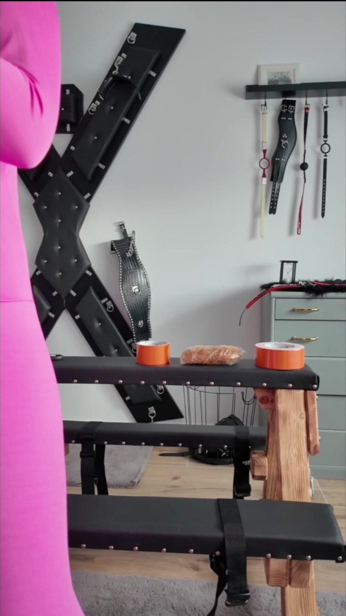 Elena917: Bondage na gaiola, orgasmos de palmada, camadas zentai