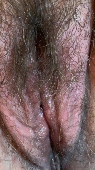 Sex Shaq: Amateur hairy pussy is cuming 3 times with dildo