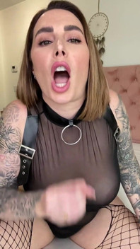 Paige Turnah Femdom Yang Berpantat Besar Mencabar Awak Untuk Handjob Yang Keras Semasa Mengusik Awak BolehKah Awak Bertahan