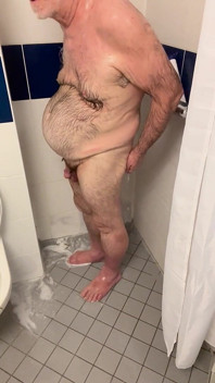 En la ducha con el carruaje Karl 6765
