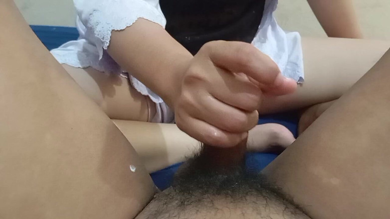 Angelina pop: 当我的妻子离开我的女仆吮吸我的