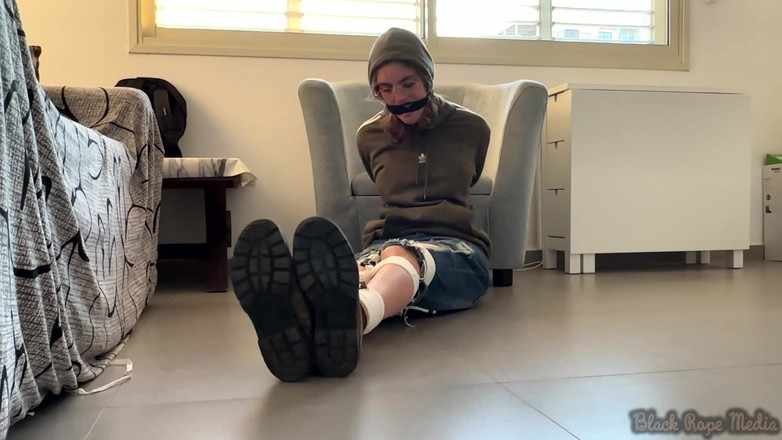 Miriam Slave: ミリアムはその場に留まる