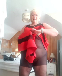 Uk Joolz: Chceš mi roztrhat punčocháče?