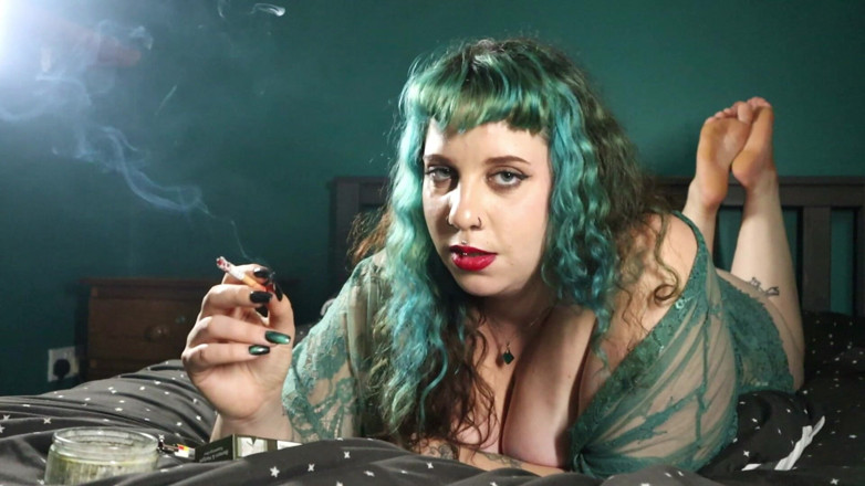 Goddess Kinx: Seductive Red Lip Omis on My Bed