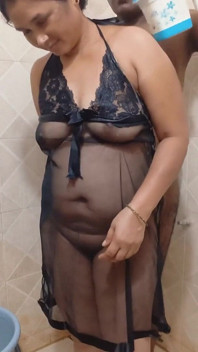 Hot Desi Couple Hot Bathroom Sex