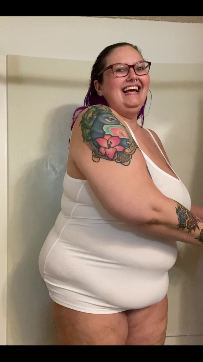 Sara Star: Wet tank top fun