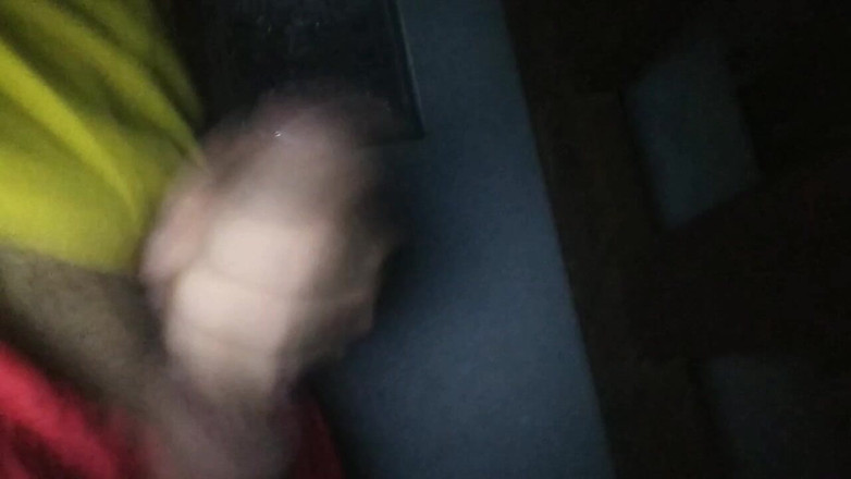 AlexAlejandro13: Afuera en la noche en el porche