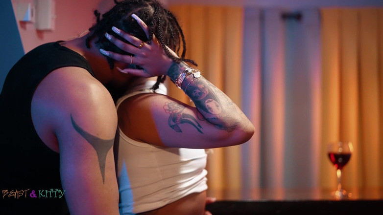 Bea$tnKittyLove: Honeydippedc Gets Intimate for the Night