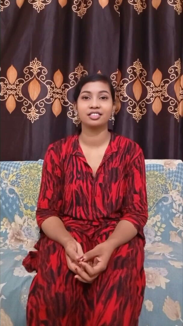 Bangla Academy: 美丽的独自格里尔在奶油派中展示她的阴户手指