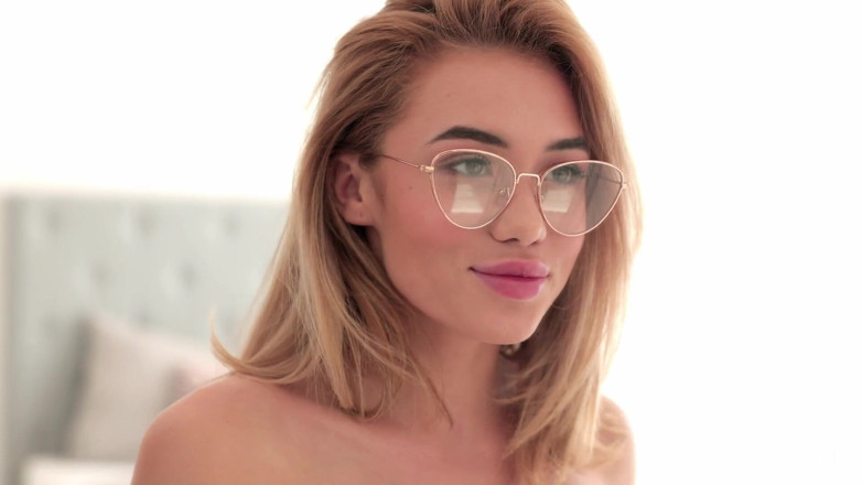 Nubile Films: 隐藏和寻找 - s45：e2
