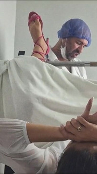 Doktor tidak dapat menentang Fiancée Cuckold!