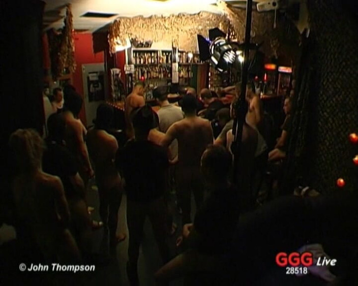 GGG John Thompson OLD STYLE: Ggg - Sandra Star tóc vàng bị chơi tập thể trong...