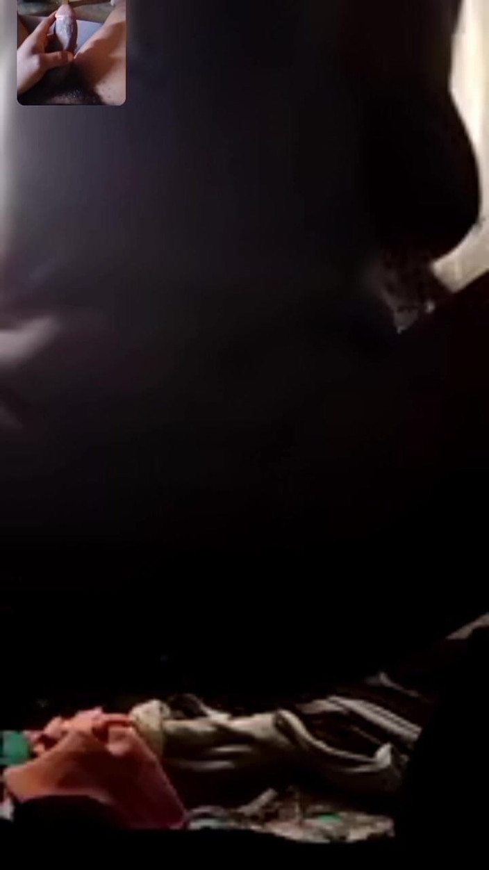 Me and my new slut: Napalona mama uwielbia grać sama