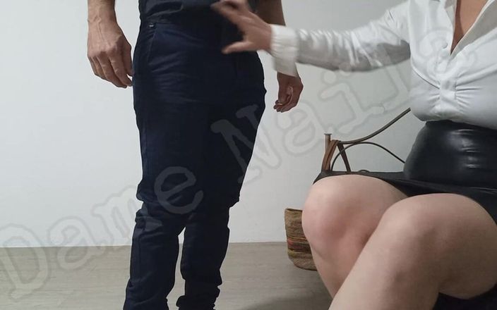 Dame Naila: Korrigering D'un Vilain Garcon Studio
