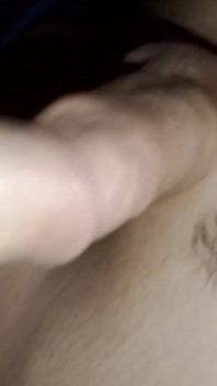 Femboy Di Notte Viene Registrato Nudo Nel Suo Letto