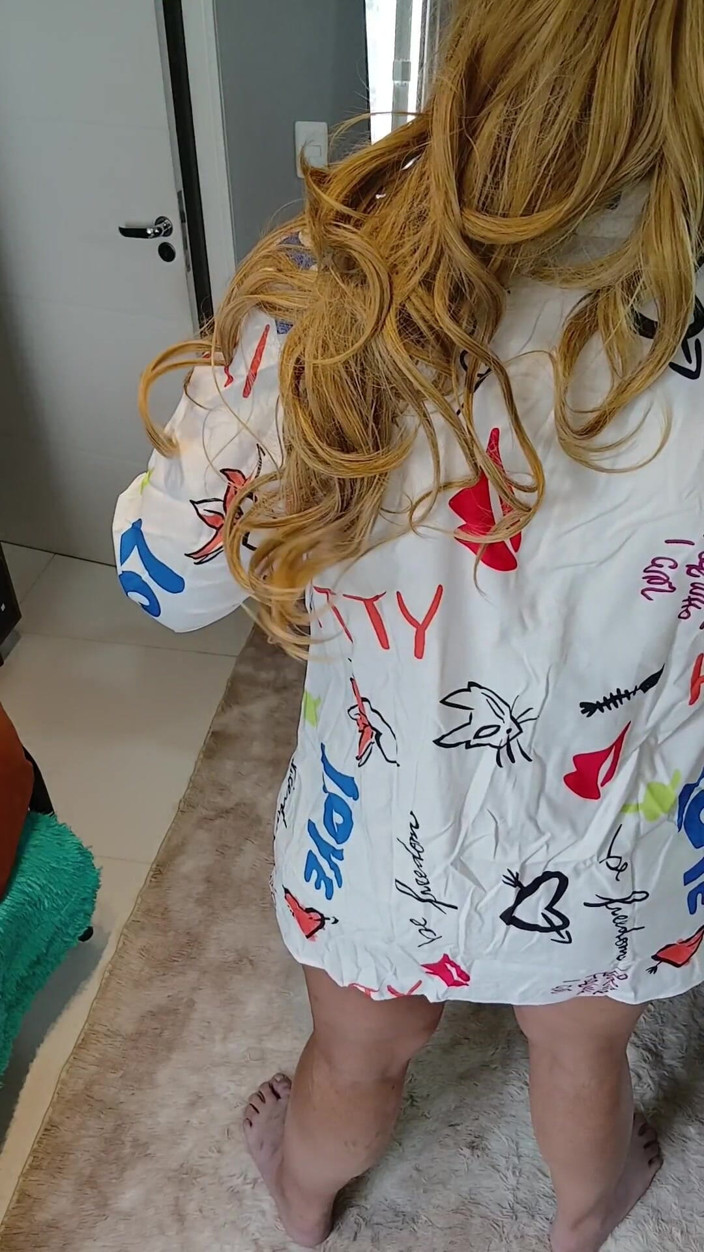 Sexy ass CDzinhafx: Tersentak dalam skirt! Apa yang hilang ialah merangkap!