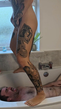 Sottomessa bagno