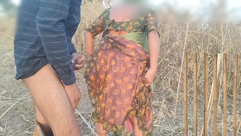 Fuckkkker: Seks dubur pembantu kampung dalam dubur desi hutan di luar...