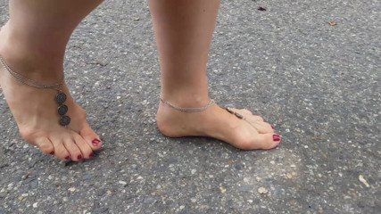 Yvette xtreme: The barefoot girl on the street