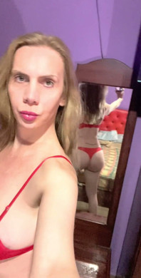 Playing in Front of the Mirror