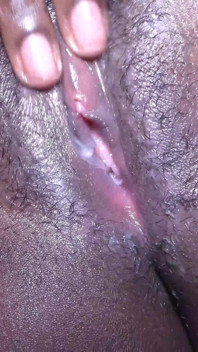 Sudut pandangan pertama kongkek dubur dengan lubang pepek dara hitam dengan hymen