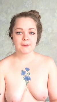 Eructos de cola en topless