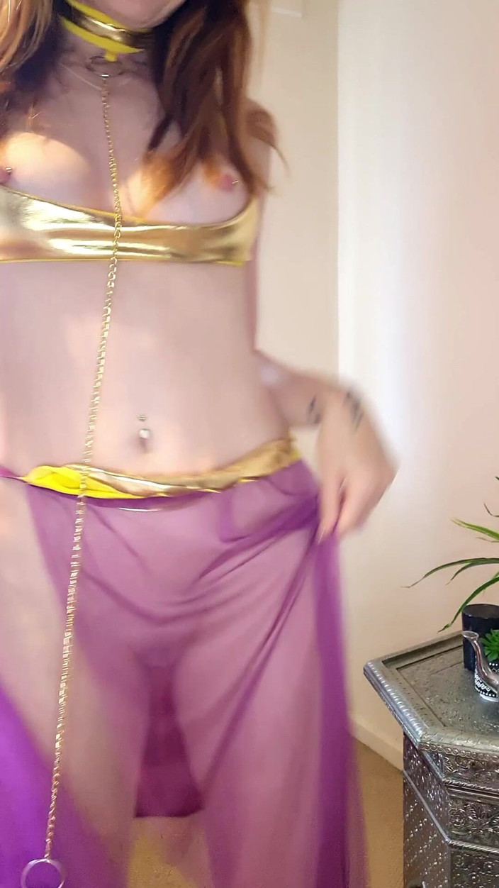 Lily kink: Dansatoare Popon La Dispozitie