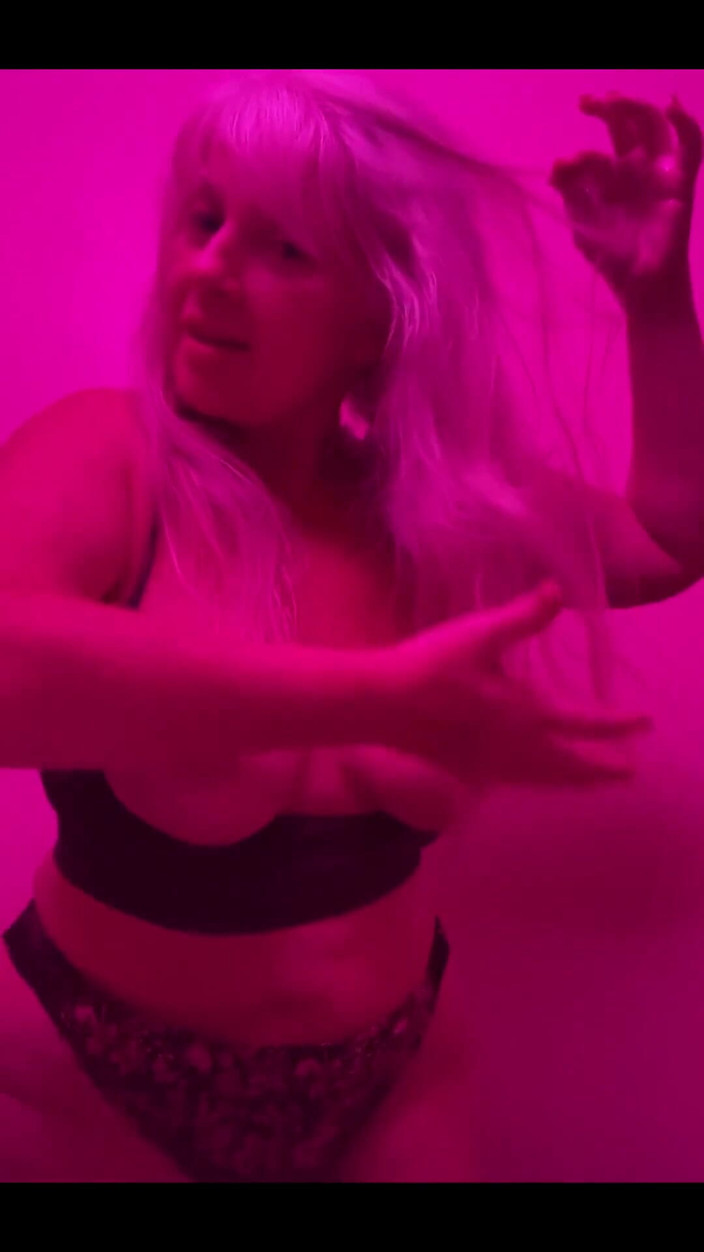 PaintedRose: Zła milfy rose to jest to, co chcę ci zrobić