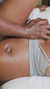 50歳の妊婦ママがジムのインストラクターに激しくセックスされる