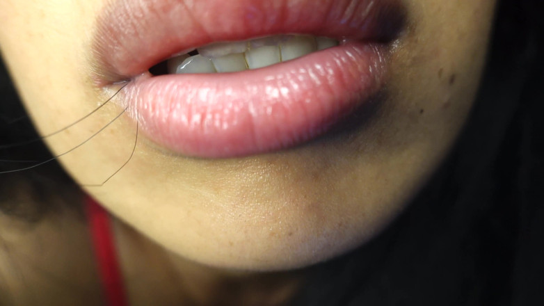 Asmr_mouth: Посмотри, что этот мика заставляет меня делать
