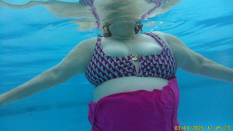 BBW nurse Vicki adventures with friends: Big Beauty Nurse Vicki Shows off Her Water Shoes and