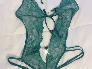 i_am_freya: Lingerie à la porte de ta maison*** vendredi