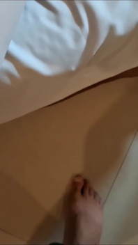 Bílá nylonová punčocháče footjob - měkké asijské nohy ho udělají tvrdě