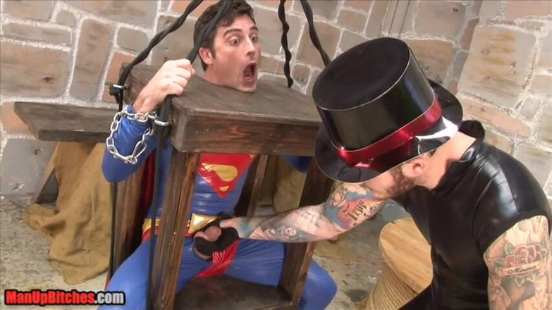 ManUpFilms: Nachtschatten besiegt Superman