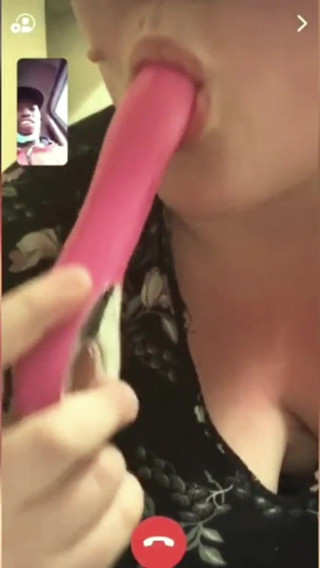 Real homemade BBW BBC porn: Youngenglishbbw videochiamata scopa la mia figa grassa bagnata un bbc...