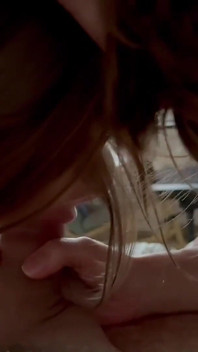 Je lèche la chatte de ma demi-sœur jusqu’à ce qu’elle jouisse puis qu’elle me lèche la bite jusqu’à ce que j’éjacule sur sa langue