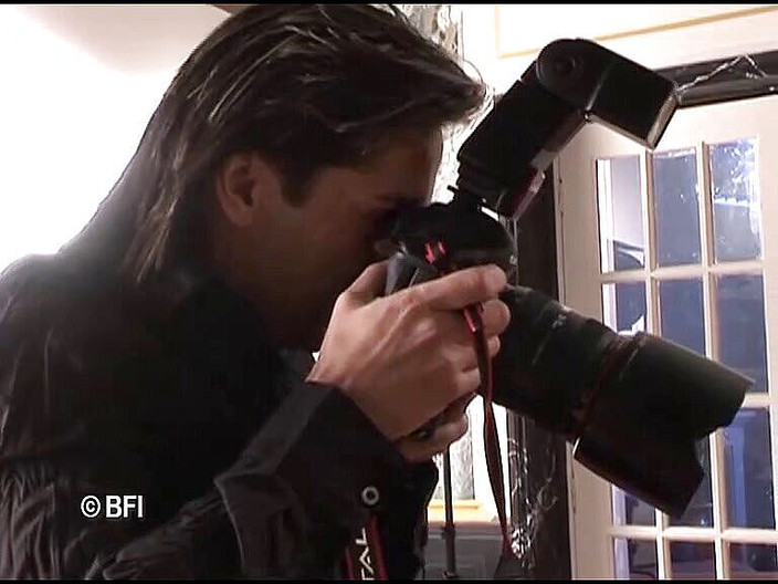 Hardcore Lovers: La ragazza bianca si china perché tutti i suoi buchi...