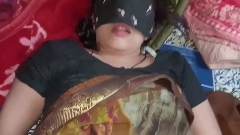 Village studio: Minha meia-irmã me convidou para fazer sexo quando ela estava...