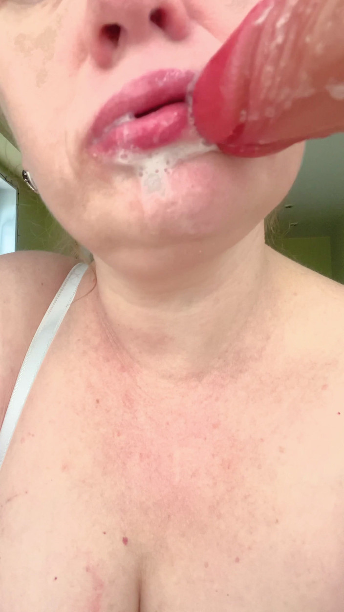 VikkiGeorgia: Detailní záběr na kouření (napodobenina)