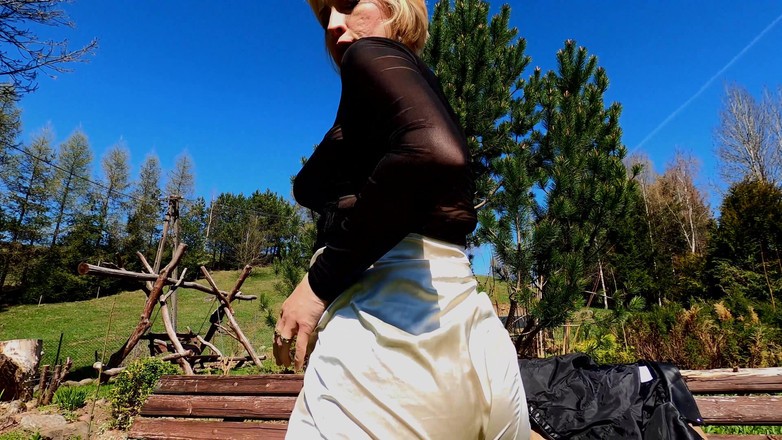 Wanilianna: Krajkové punčochy a moje hladká kunda část 2 v 4K