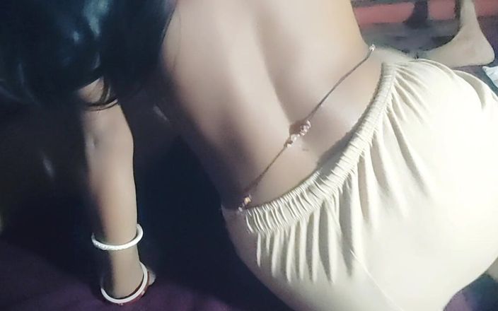 Soneya love: 新婚の妻が夫に犯されるインドの継母との最高のセックス