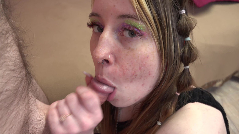 ChickPass Amateurs: Невинная тинка Melanie Sugar шпилент своего соседа