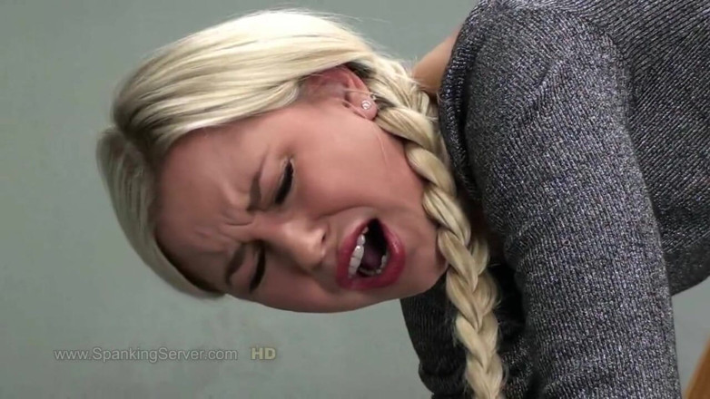 Spanking Server: Lola ass hot whip