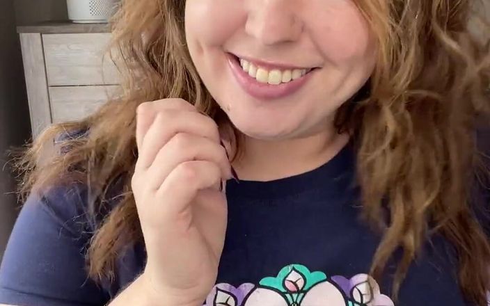 KinkyKatie: 大学で私を見たら、あなたは私を殴りますか?